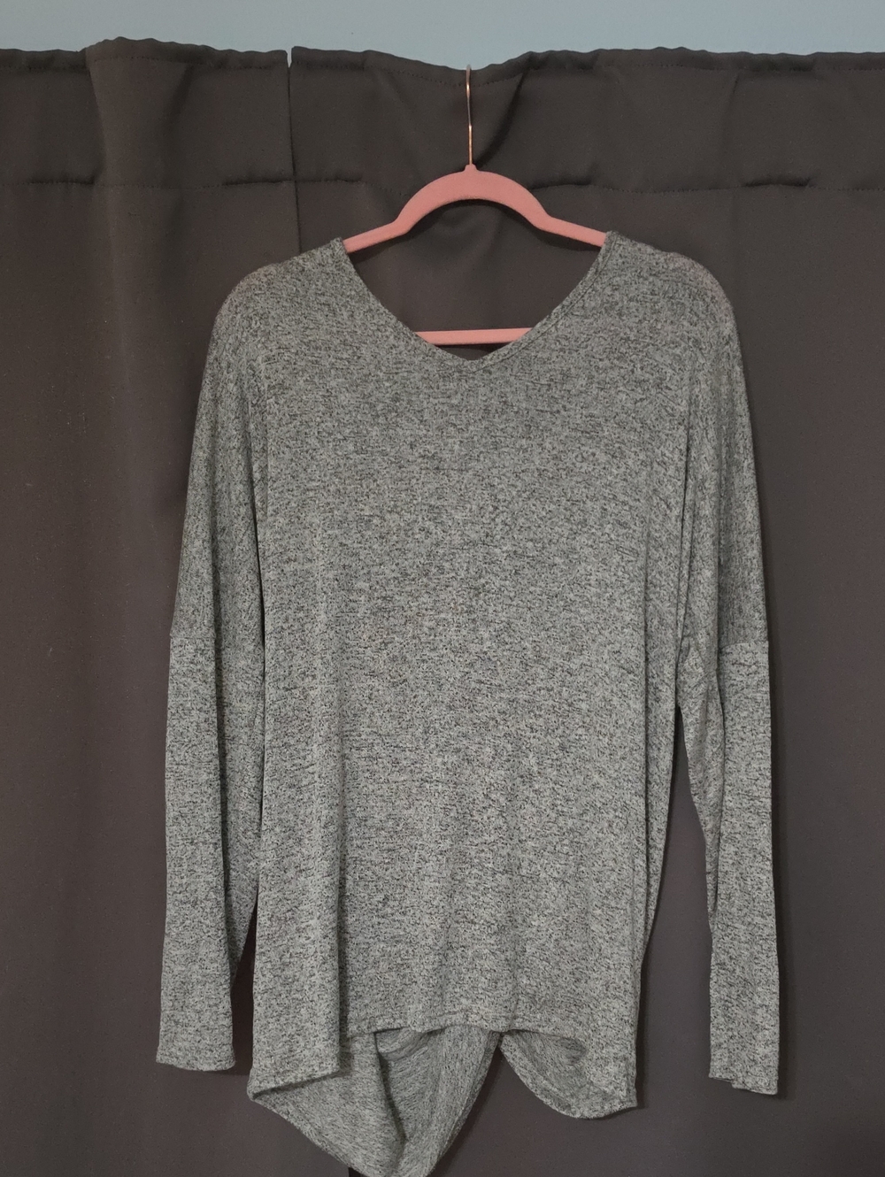 Como Vintage Gray Heather V-Neck Long Sleeve Sweater